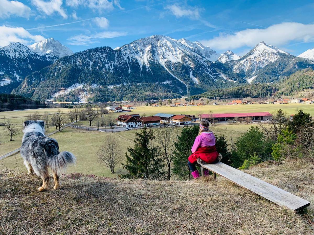 Gutshof Zum Schluxen Lägenhet Pinswang Exteriör bild