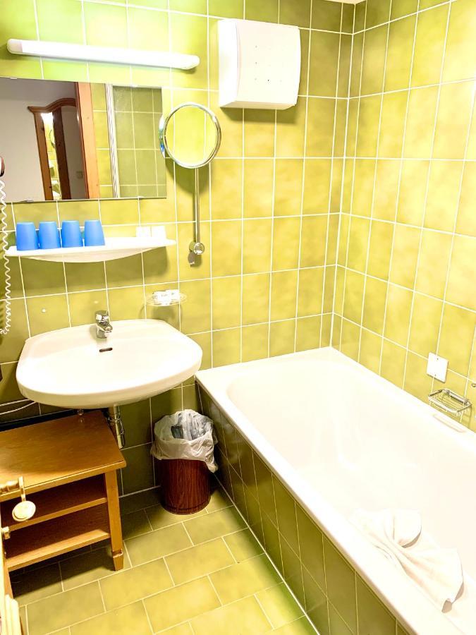 Gutshof Zum Schluxen Lägenhet Pinswang Exteriör bild